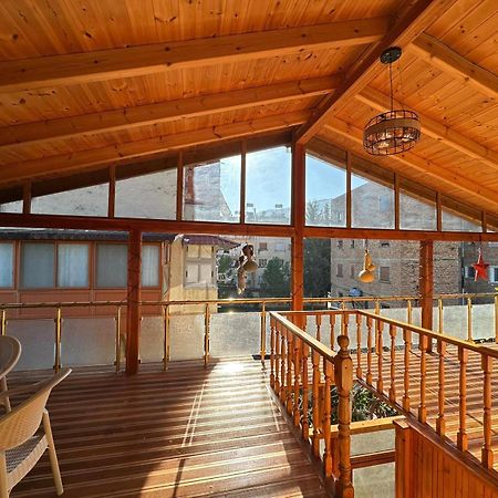 Alimeti Guesthouse 베라트 외부 사진