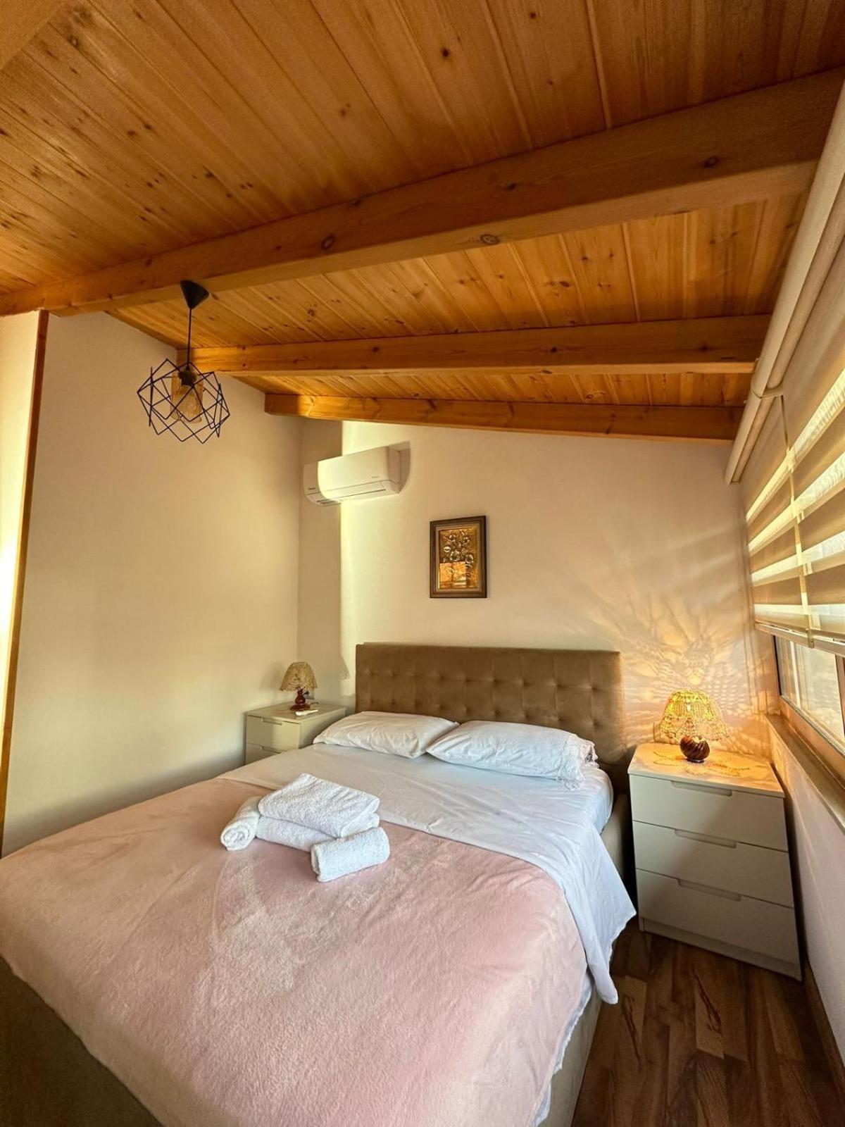 Alimeti Guesthouse 베라트 외부 사진