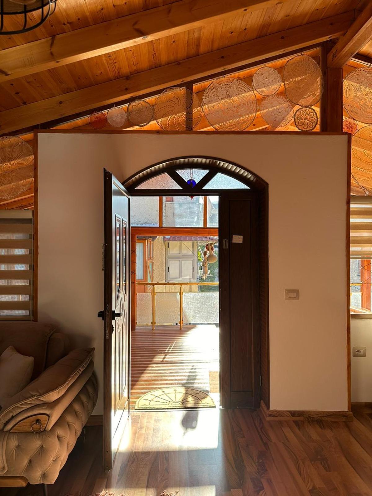 Alimeti Guesthouse 베라트 외부 사진