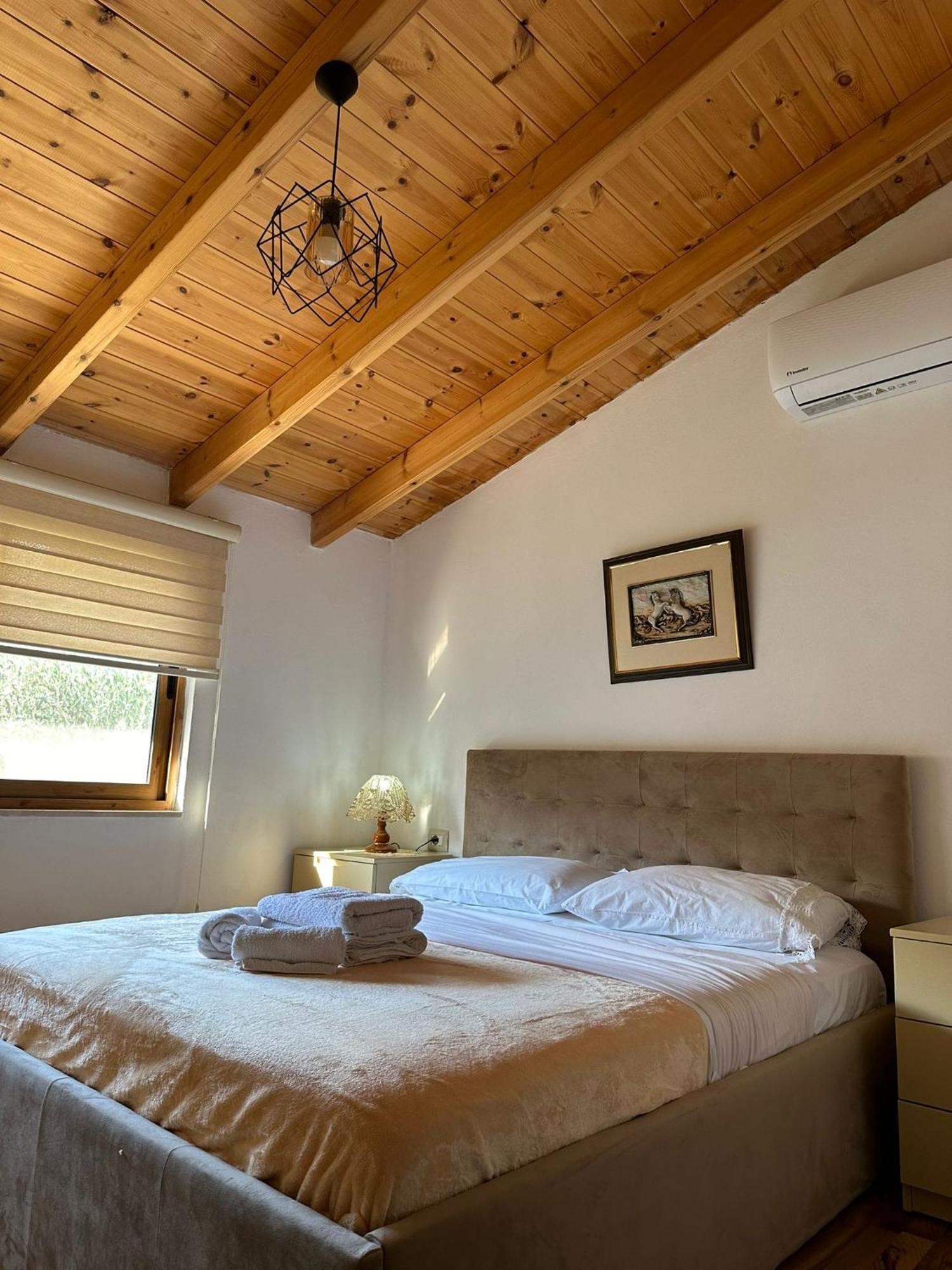 Alimeti Guesthouse 베라트 외부 사진