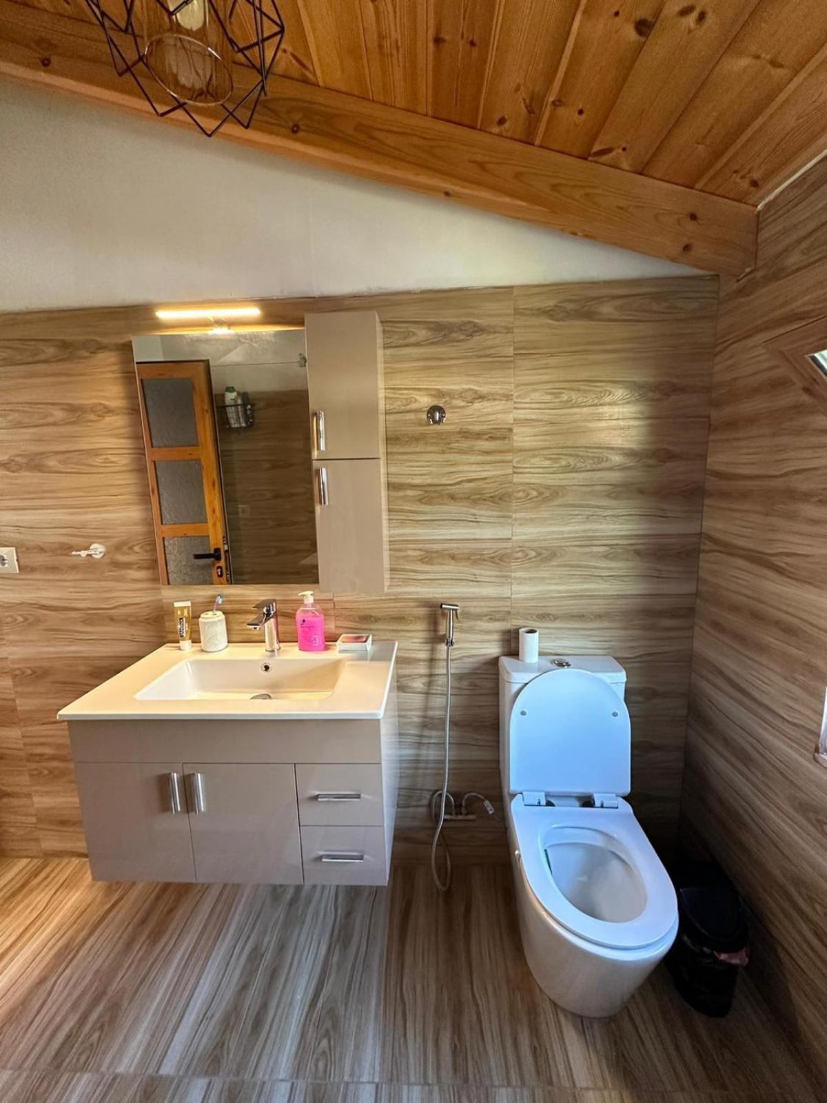 Alimeti Guesthouse 베라트 외부 사진