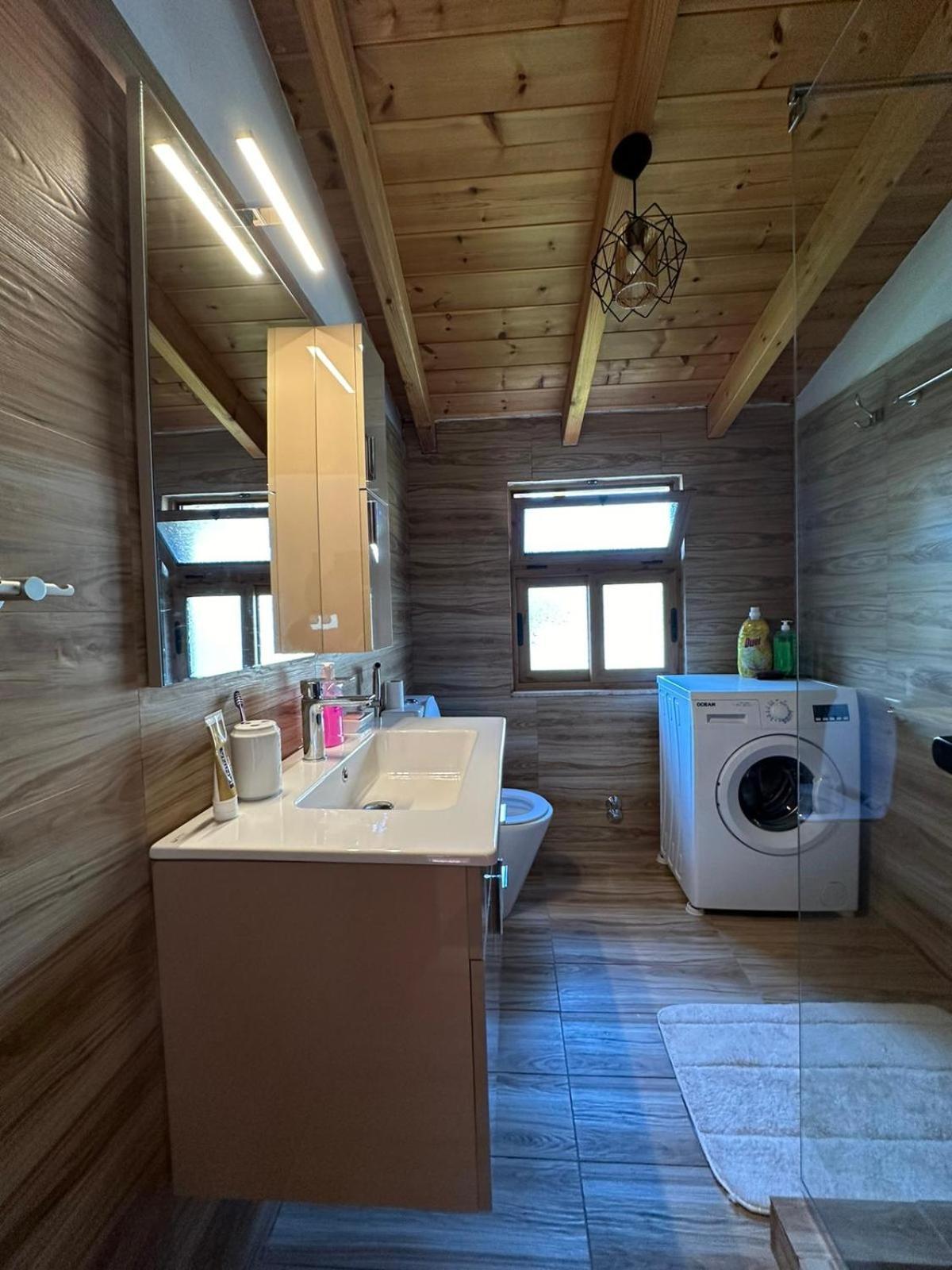 Alimeti Guesthouse 베라트 외부 사진