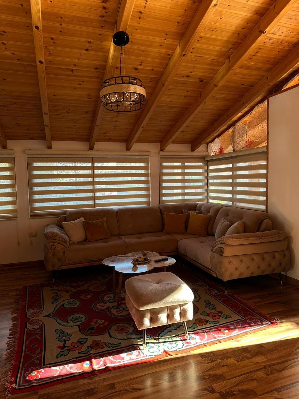 Alimeti Guesthouse 베라트 외부 사진