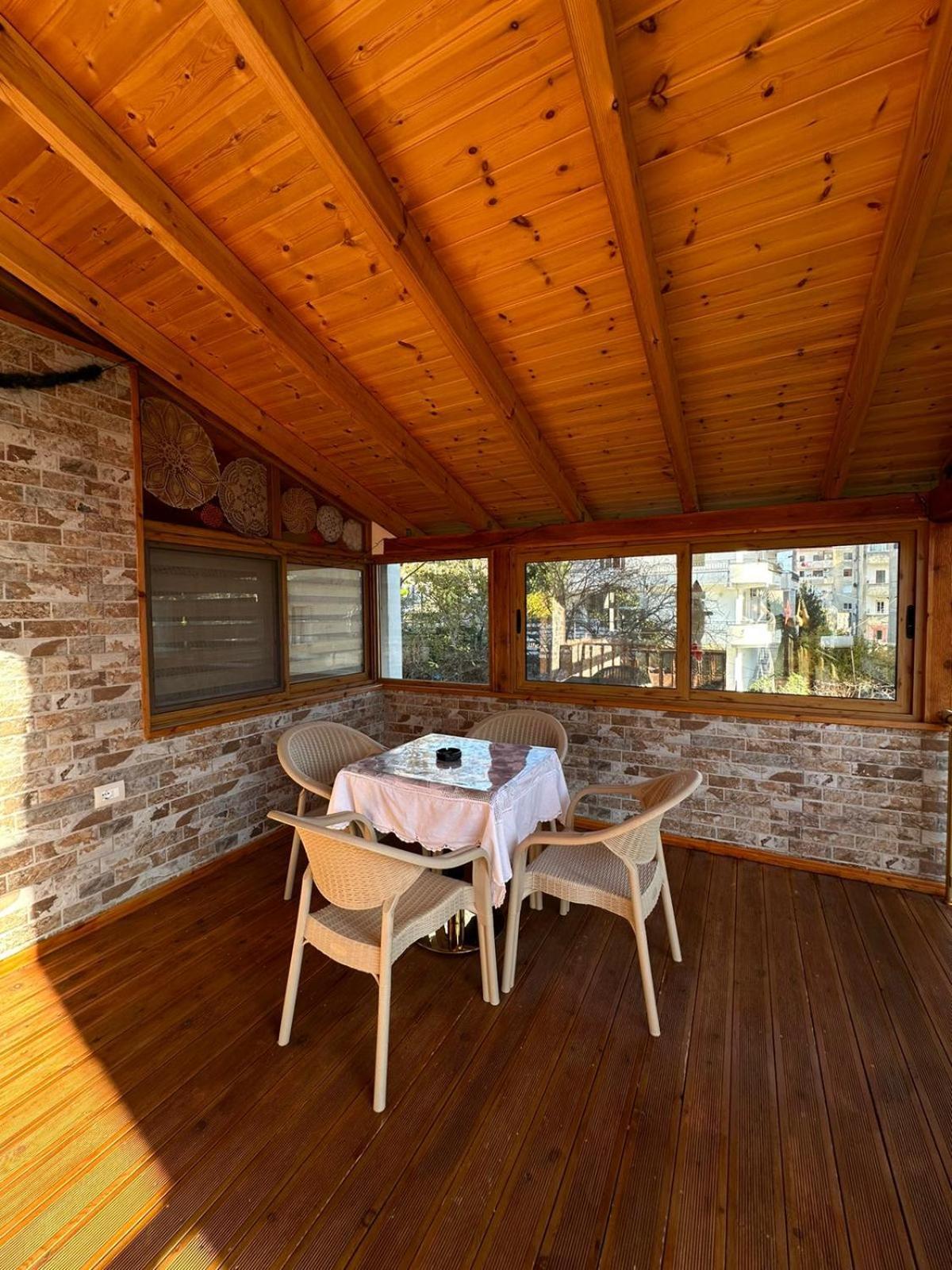 Alimeti Guesthouse 베라트 외부 사진