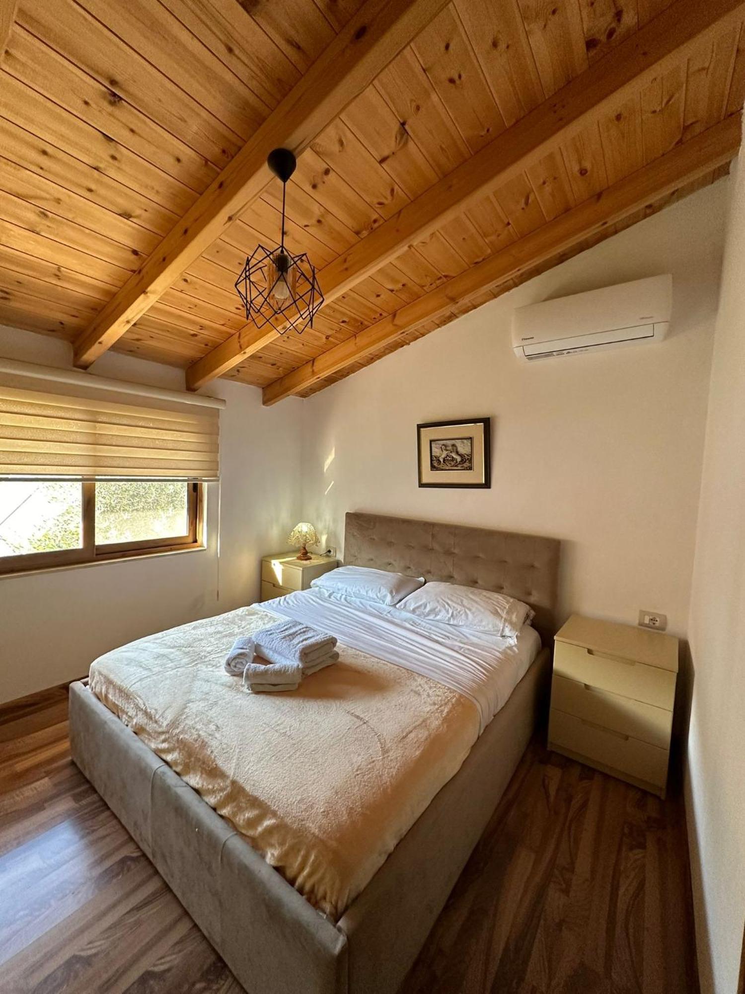 Alimeti Guesthouse 베라트 외부 사진