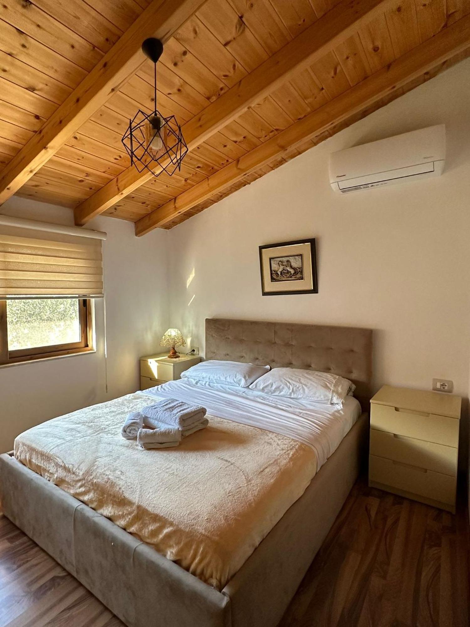 Alimeti Guesthouse 베라트 외부 사진