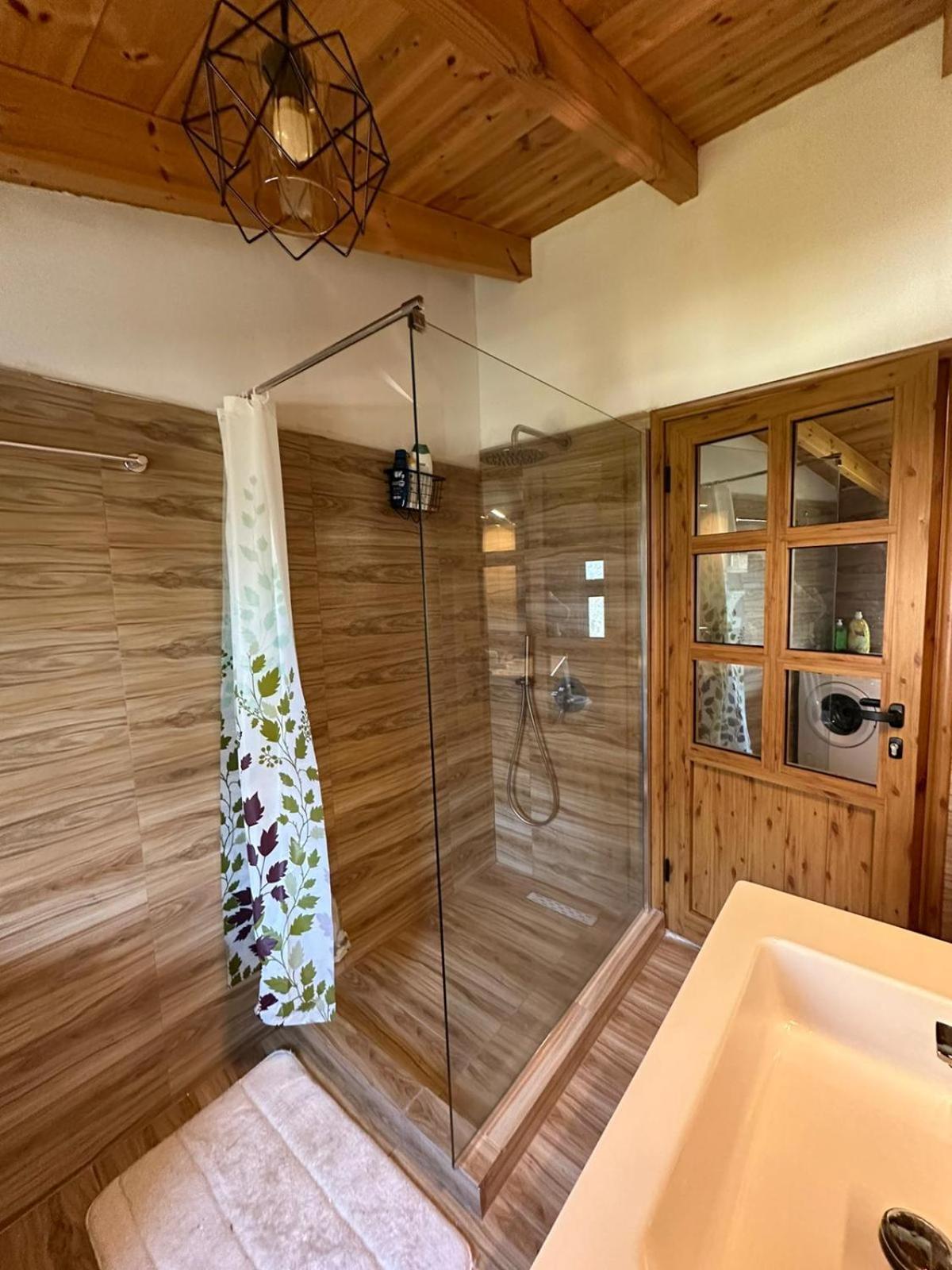 Alimeti Guesthouse 베라트 외부 사진