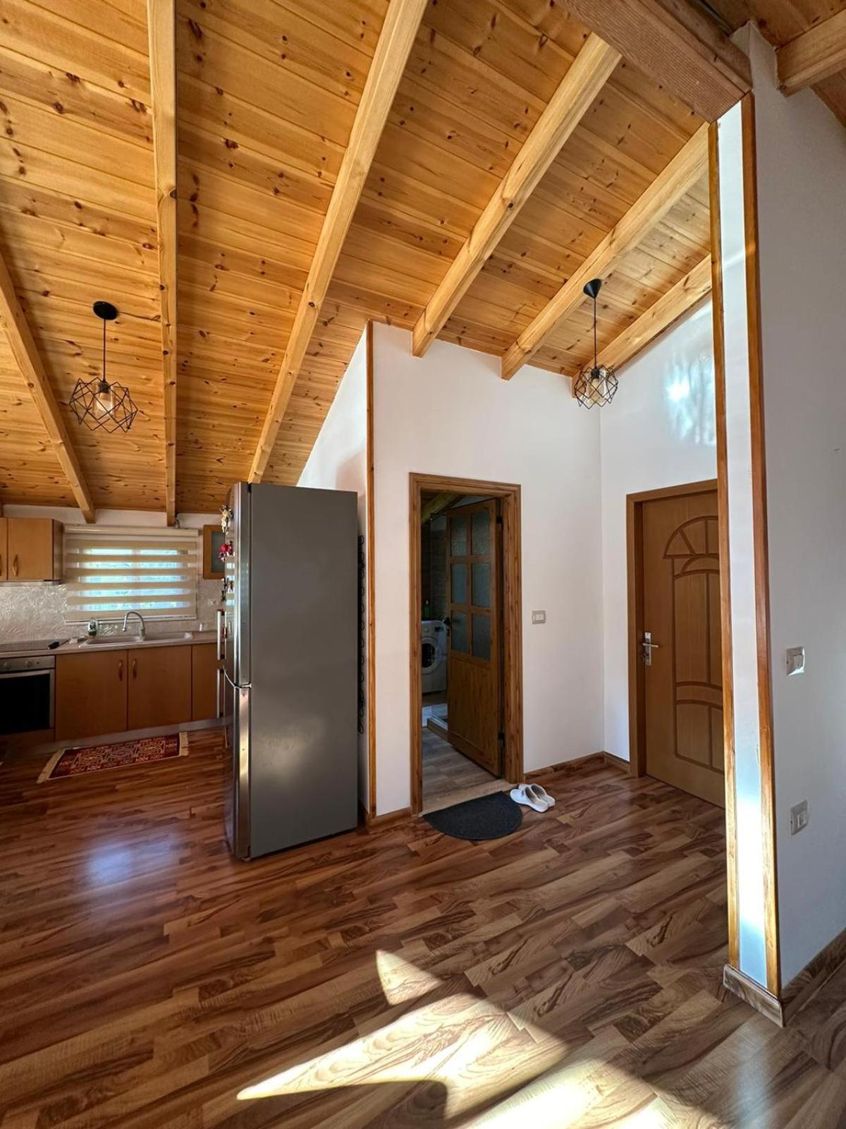 Alimeti Guesthouse 베라트 외부 사진