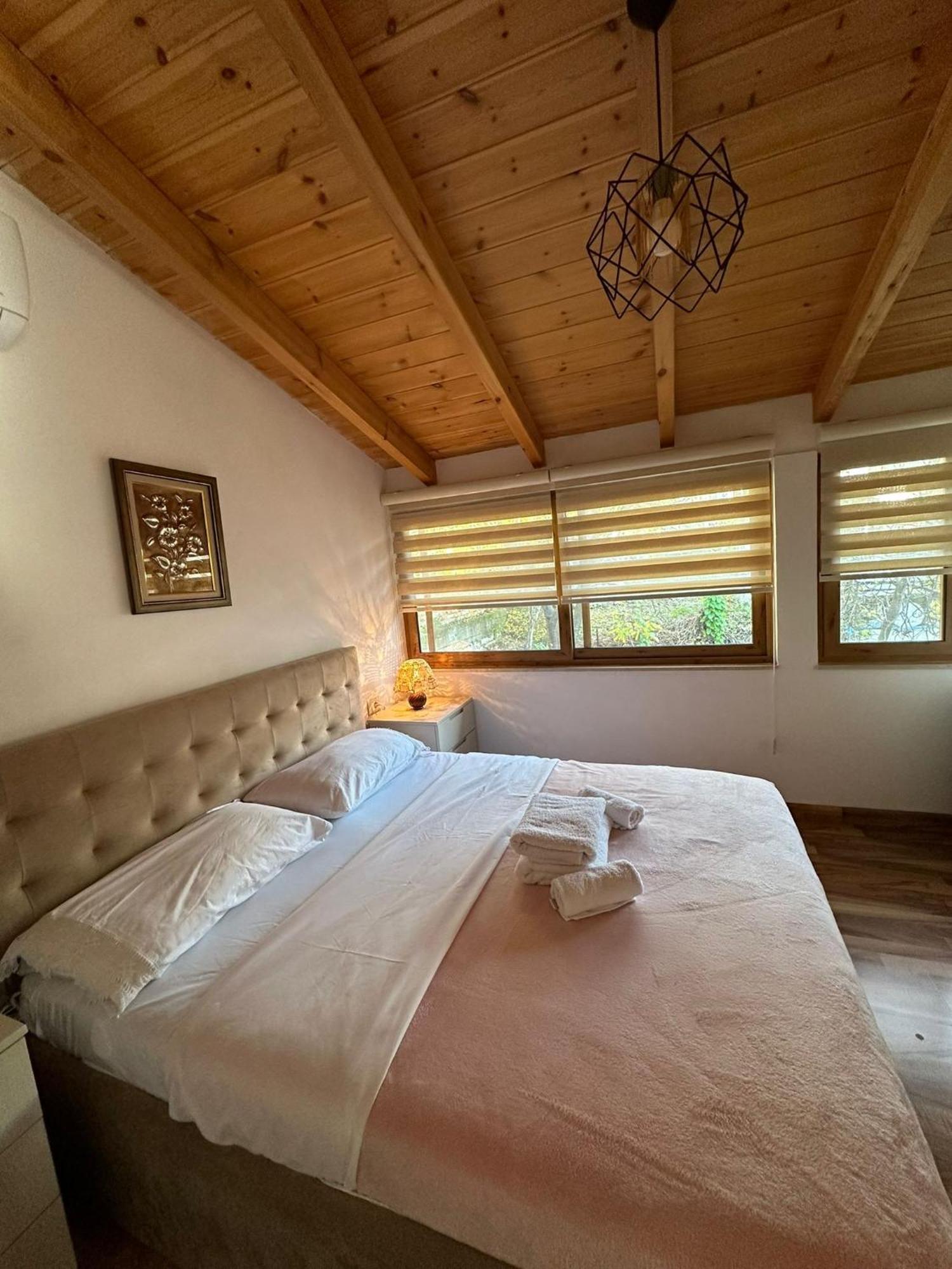 Alimeti Guesthouse 베라트 외부 사진