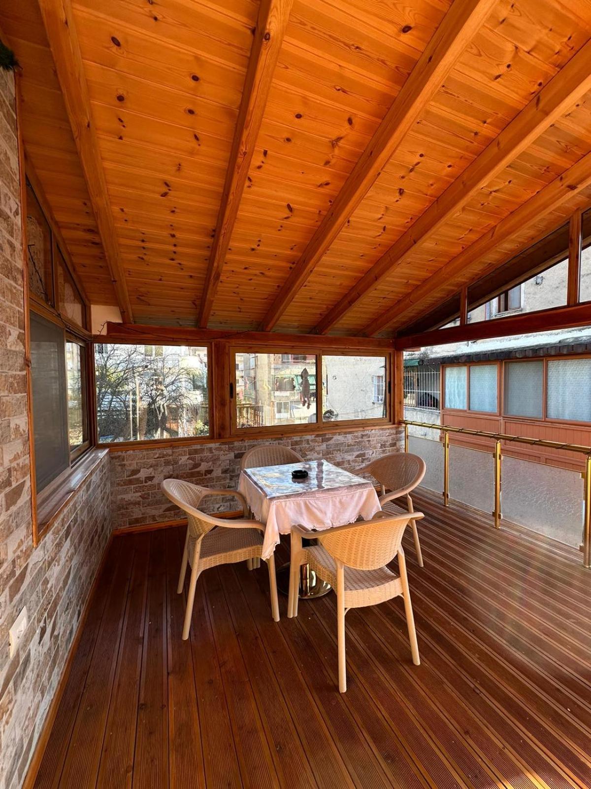 Alimeti Guesthouse 베라트 외부 사진